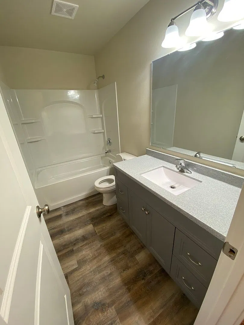 Melony Ann Apartments — Photo 4