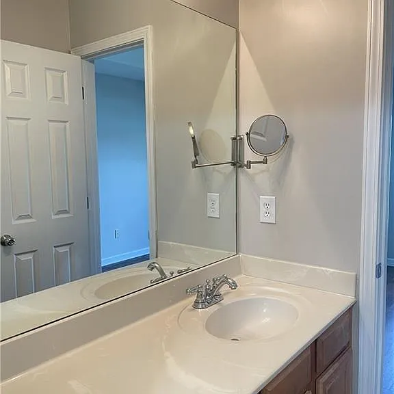 385 Blackwood Ln — Photo 17