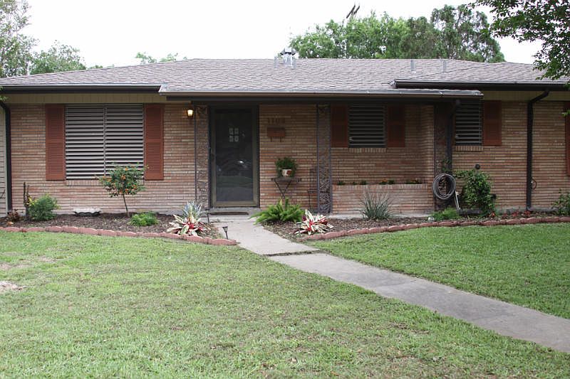 1st image of 1102 Crescent Dr