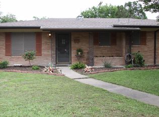1102 Crescent Dr, Corpus Christi, TX 78412