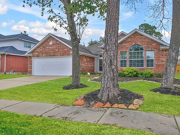 3rd image of 2414 Crescent Hollow Ct