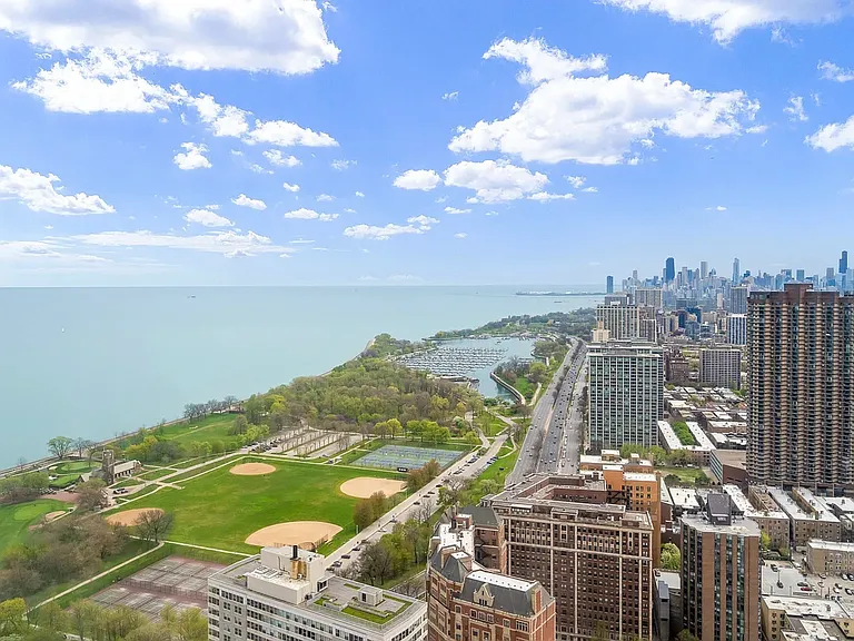 655 W Irving Park Rd #5305 — Photo 12
