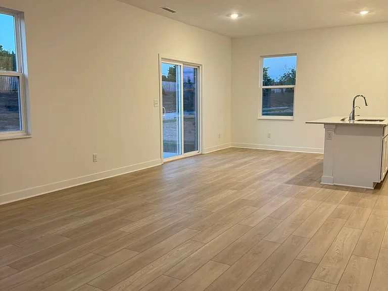 15322 Farrington Way — Photo 10