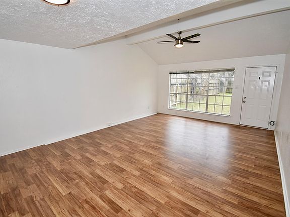 4th image of 19539 Lazy Valley Dr