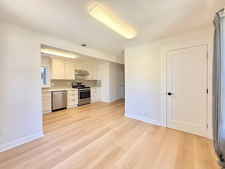 3827 West St #A — Photo 23