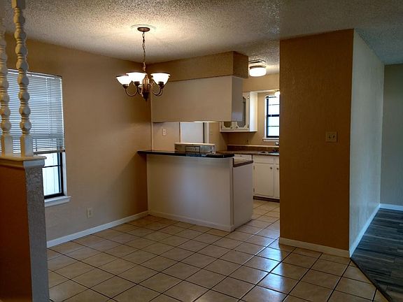 3rd image of 3612 Amelia Dr