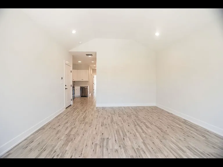 5754 N Elston Ave #2 — Photo 4