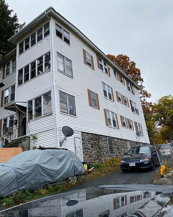 2nd image of 10 Diamond St