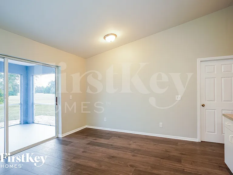 1633 NW 5th Ave — Photo 4