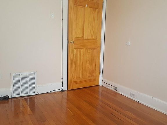 5th image of 72 Lawn Ave #2