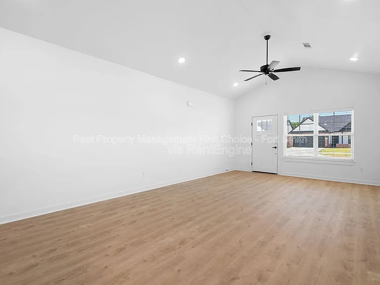 8705 Cantera Dr #B — Photo 4