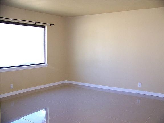 3rd image of 1002 Sunnyvale Dr