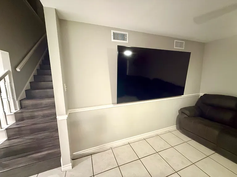 9819 Sweetwind Dr — Photo 3