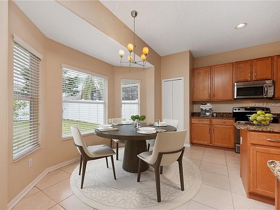 5th image of 2737 Dover Glen Cir