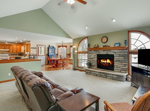 2nd image of 1826 Dolly Ct