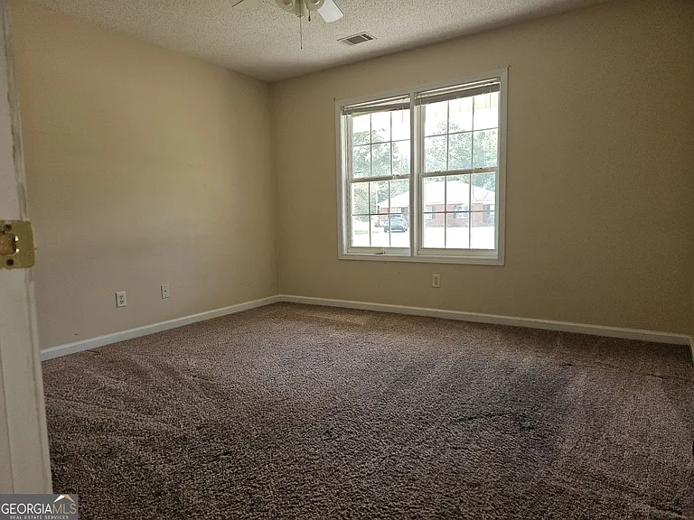 1210 Beaver Creek Dr #B — Photo 5