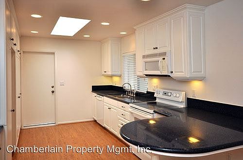 5th image of 3239 Valley Glen Dr