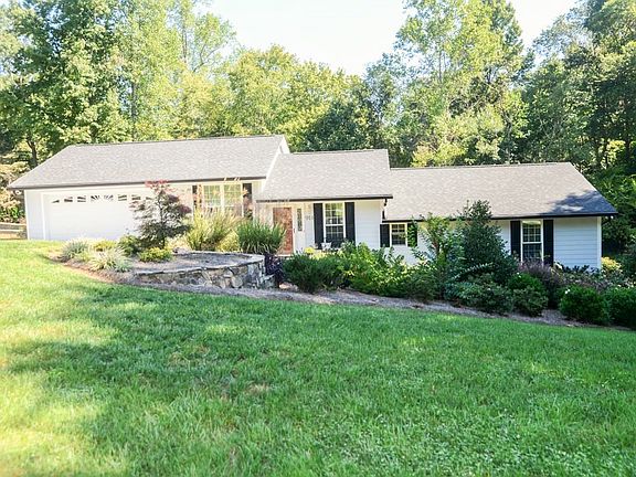 2nd image of 914 Rollingwood Dr