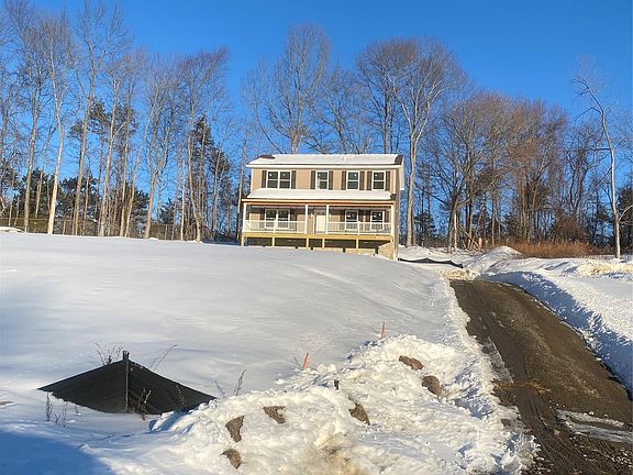 3rd image of 32 Spruce Road