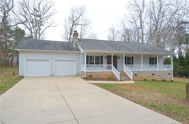 1st image of 125 Three Oaks Ln