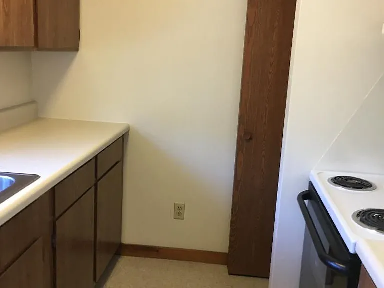 52 Village Green Rd — Photo 13