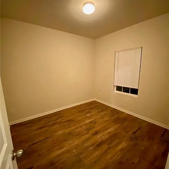 172 Hollis Ln — Photo 11