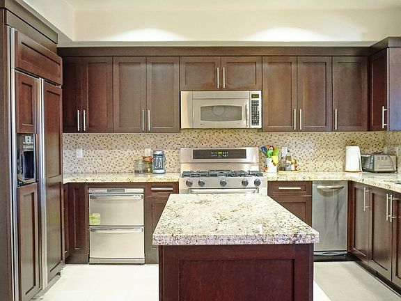 5th image of 5057 Maplewood Ave APT 105