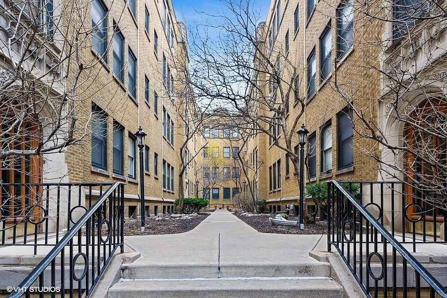 1st image of 630 W Waveland Ave APT 3F
