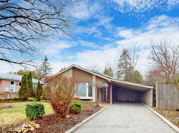 16 Knowles Cres, Aurora, ON L4G 1Z7