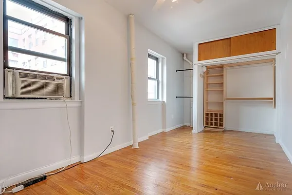 Rented by Anchor Associates | media 18