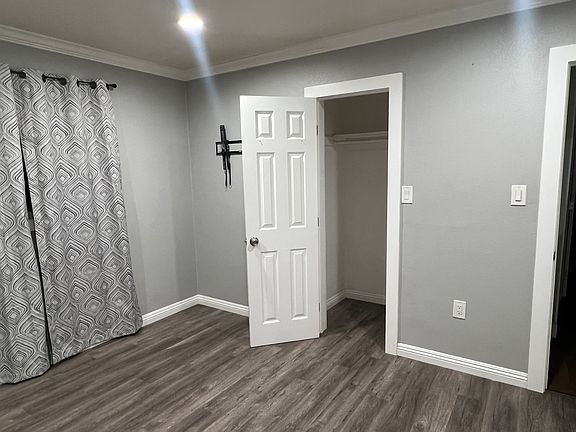 3rd image of 310 S 5th Ave