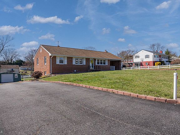 4th image of 709 Culpeper St
