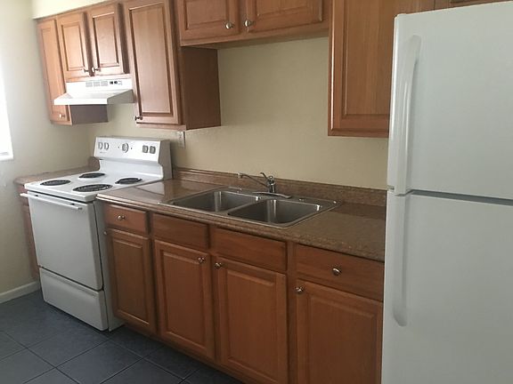 2nd image of 1111 Crestview Ave