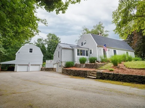 139 Fruit St, Hopkinton, MA 01748