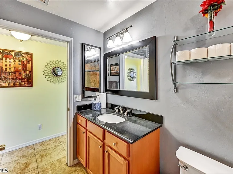 311 SW 32nd Pl — Photo 18