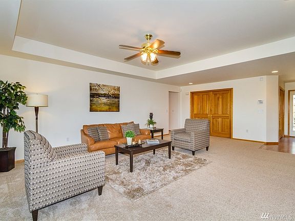 5th image of 425 Alvord Ave N