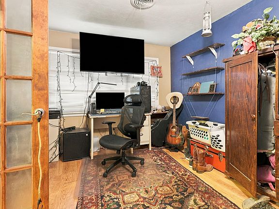 5th image of 6903 Fremont Ave