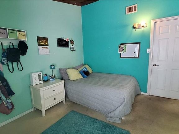 5th image of 14639 Dalmatian Ave