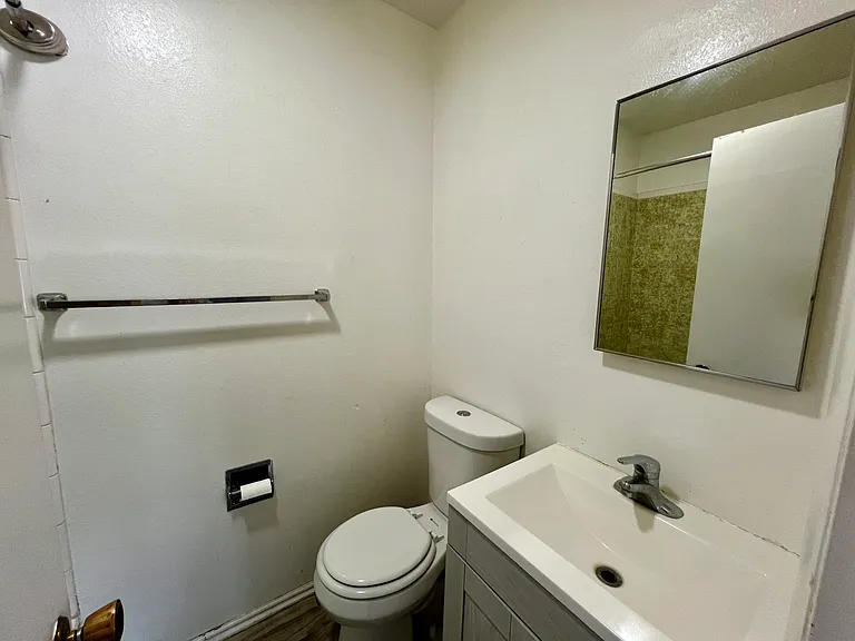 519 Camp St #9 — Photo 10