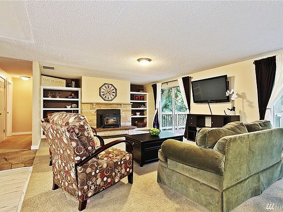 3rd image of 5215 Huckleberry Ln NW