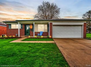 27040 Fairfield Dr, Warren, MI 48088