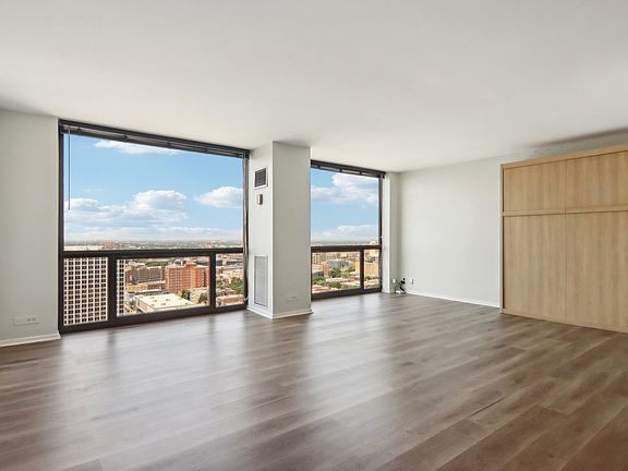 5th image of 4343 N Clarendon Ave APT 2409