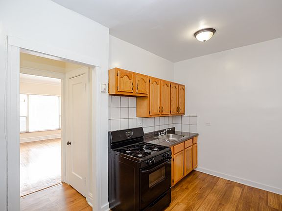 5th image of 5152 S King Dr #5156-3