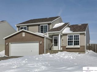 11062 Potter St, Omaha, NE 68142