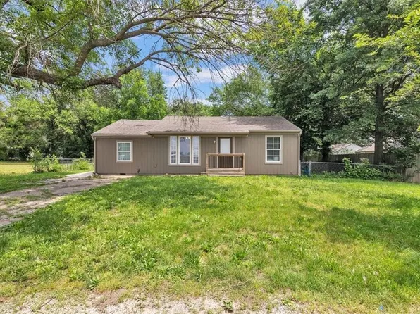 3 N West St, Butler, MO 64730