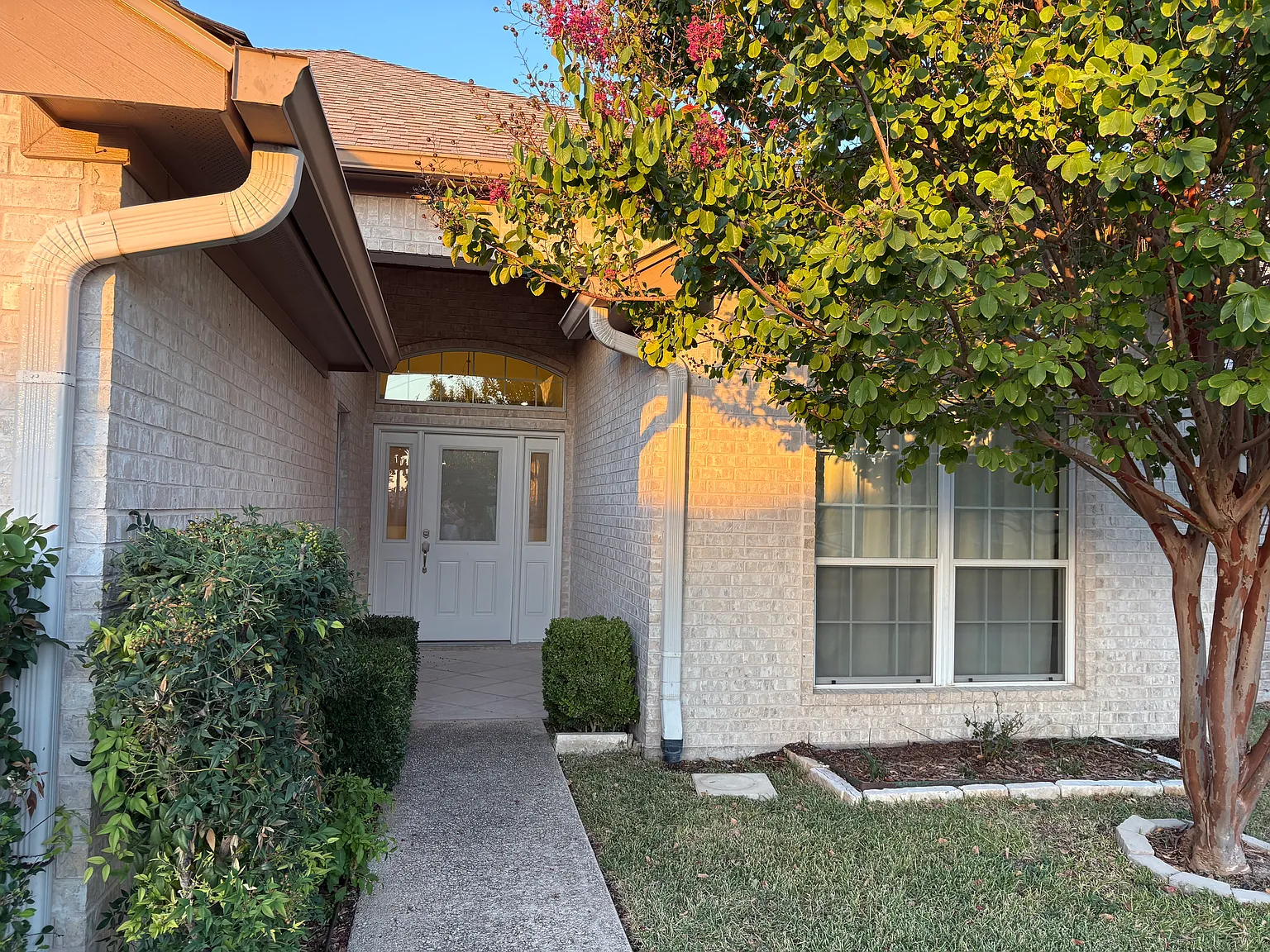 2 bed, 1654 sqft, $2,250 — Photo 2