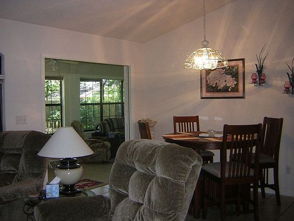 Living & Breakfast Nook