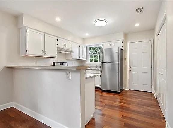 2nd image of 4607 S Saratoga St