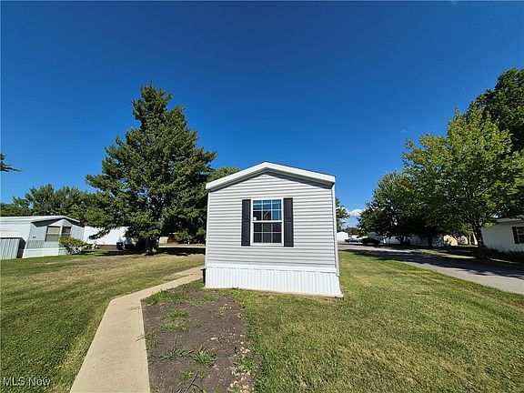 2nd image of 105 Brenthaven St