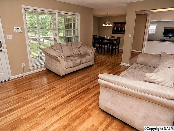 3rd image of 2504 Lancelot Dr SE